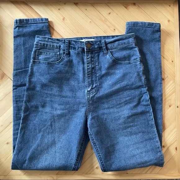NWOT Forever 21 High Waisted Jeans - Picture 5 of 7